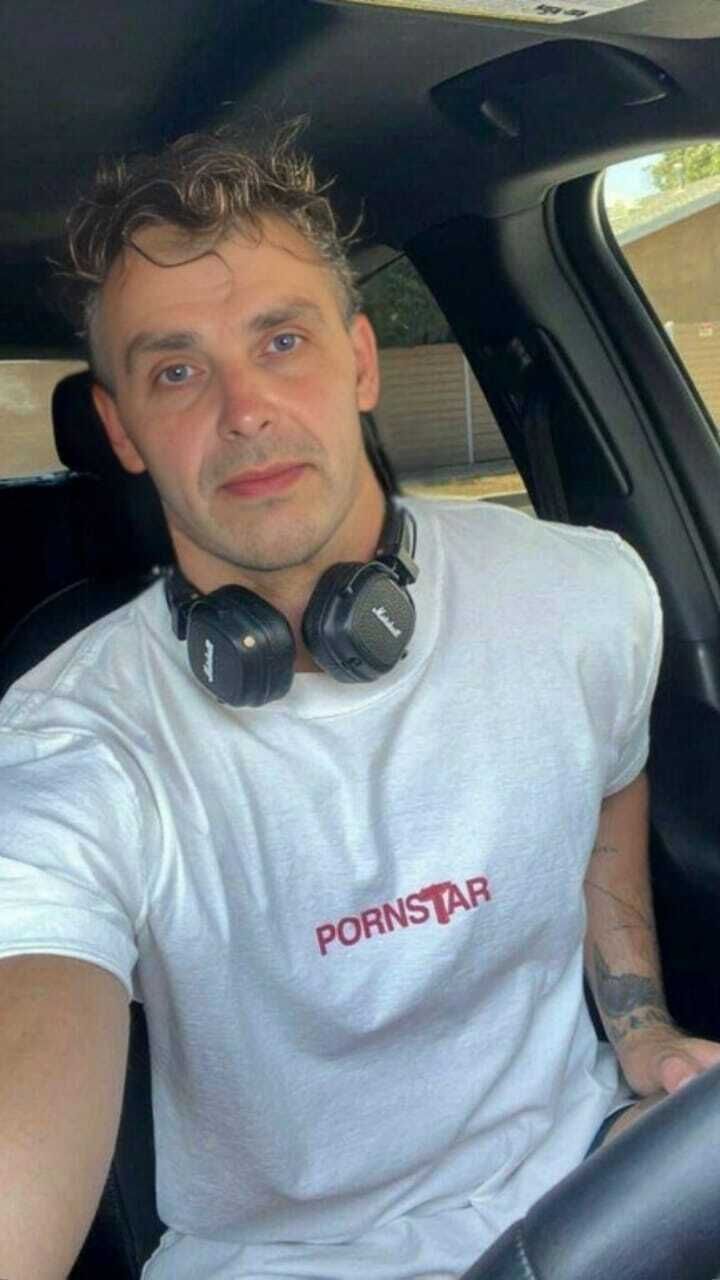  47069293  Oleg, 48 ,    