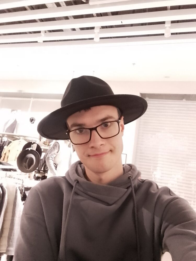  ,   Ivan, 21 ,   ,   