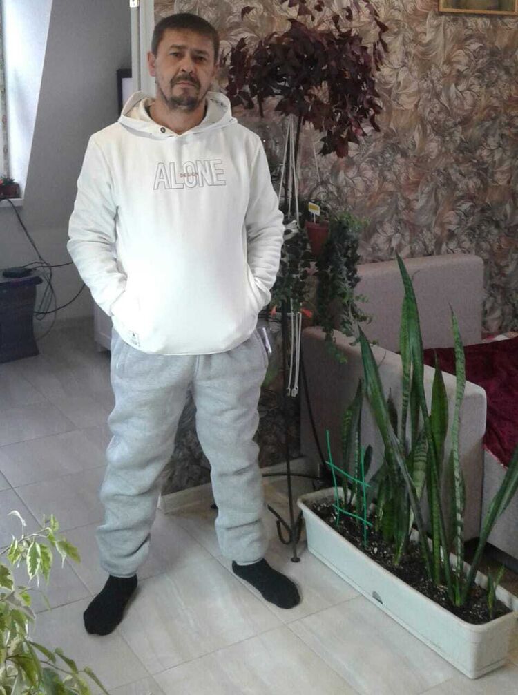  28042663  , 47 ,    