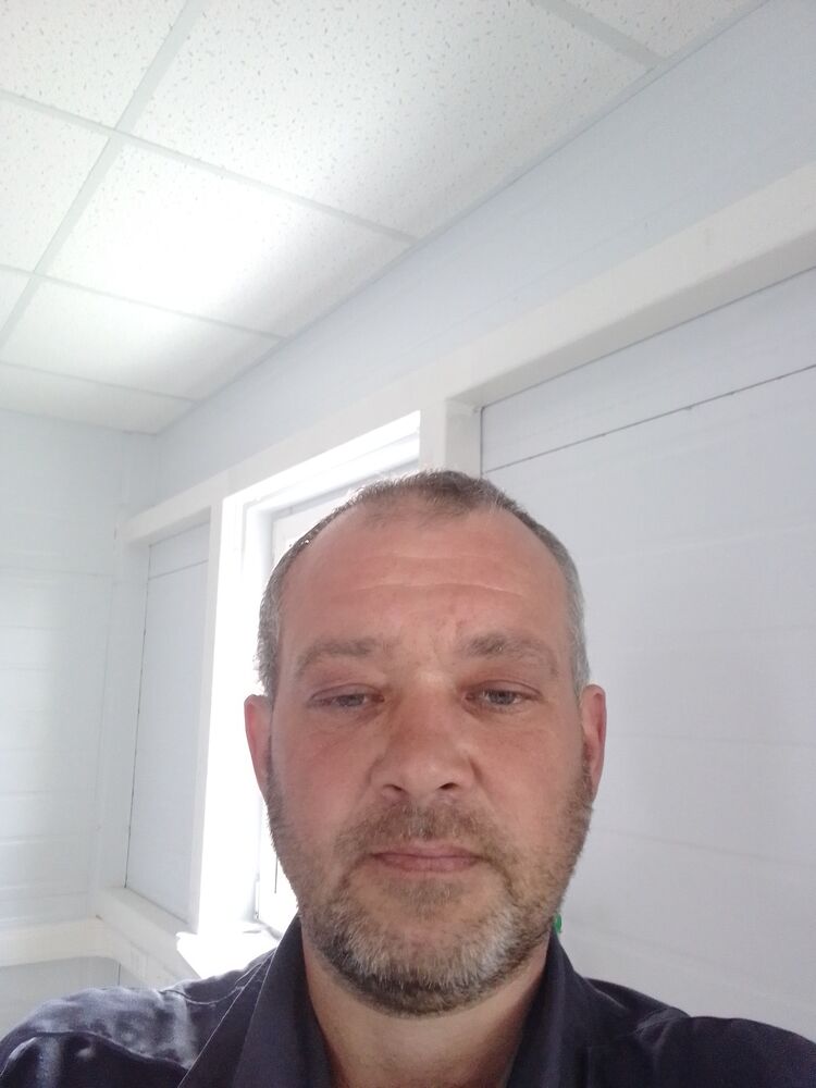  30225563  Valentin, 49 ,    