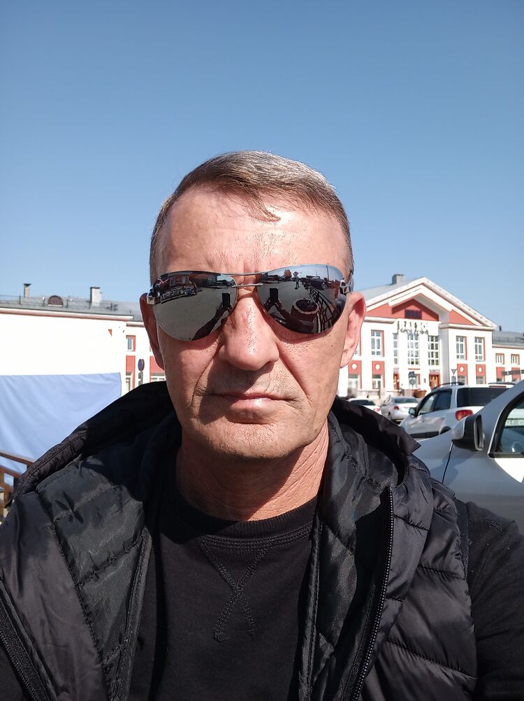  25828933  , 51 ,    