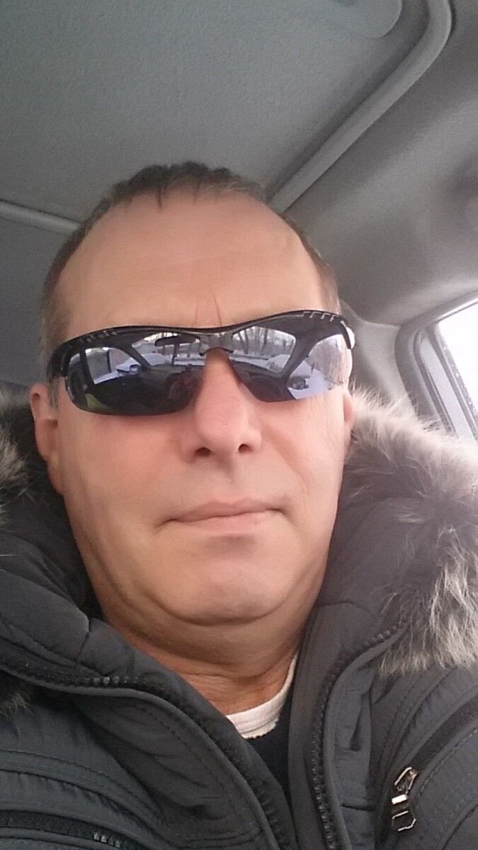  8903033  Oleg, 55 ,    