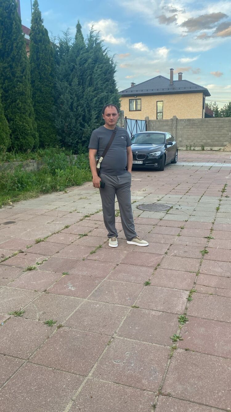  52429043  , 37 ,    