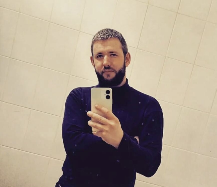 49386733  , 33 ,    