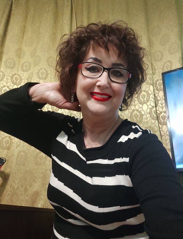 49723353  Nefertiti, 58 ,    