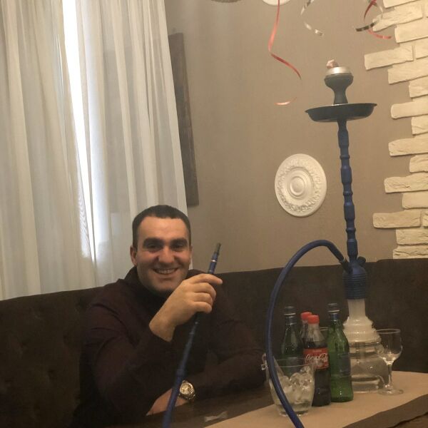  26060493  Smbat, 35 ,    