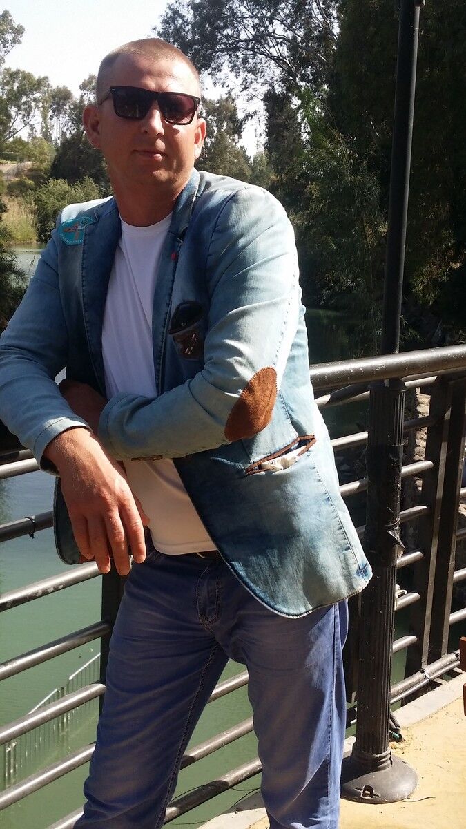  9396803  Alexandru, 43 ,    