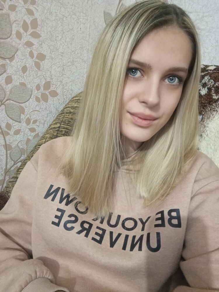  ,   Anna, 25 ,  