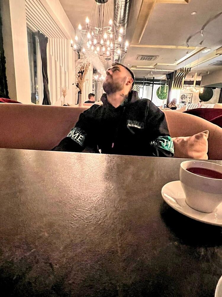  29034473  Sergei, 26 ,    