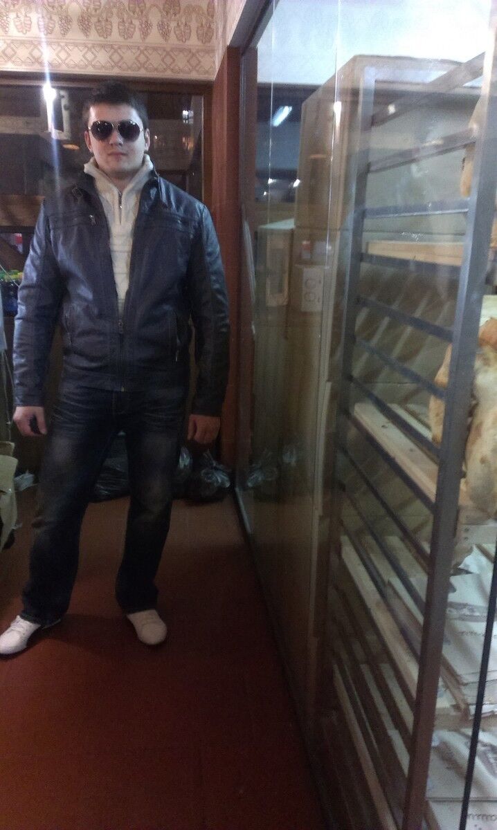  4583423  Irakli, 36 ,    