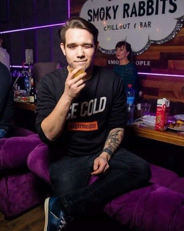  35955803  Roman, 28 ,    