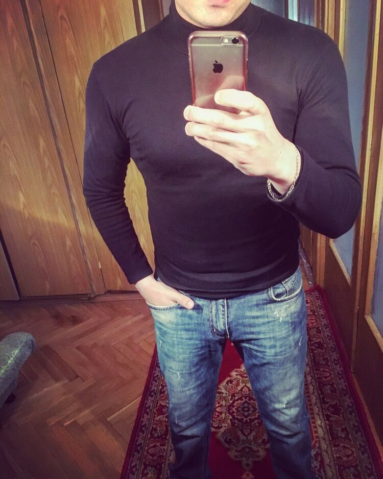  20590193  Vlad, 27 ,    