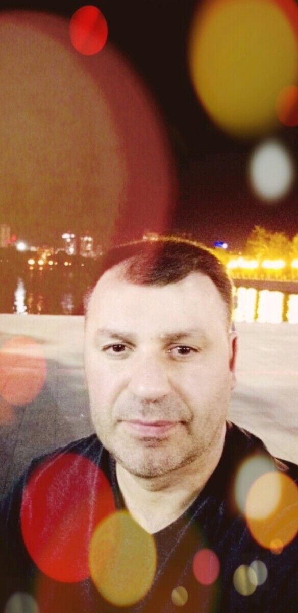  20561153  Alex, 47 ,    