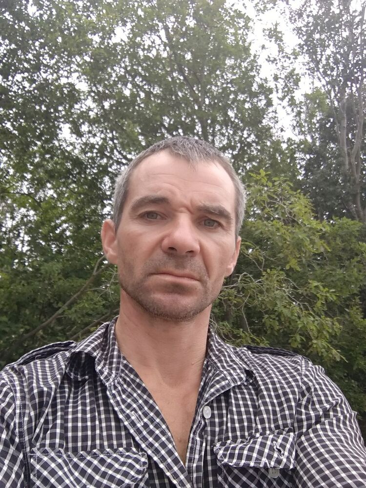  ,   Robert, 48 ,   