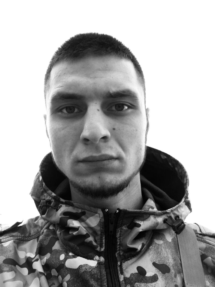  34271993  Roman, 26 ,    