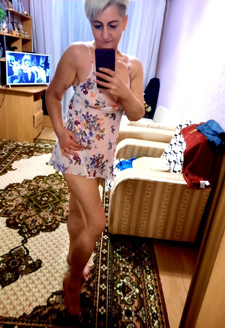  ,   Elena, 47 ,   ,   