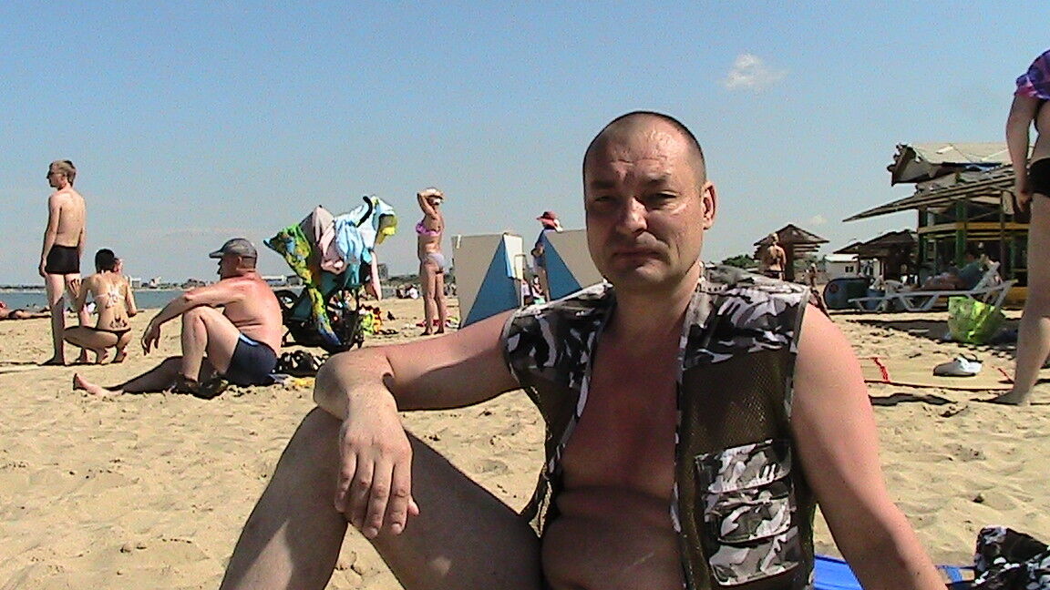  7654883  VOVAN, 54 ,    