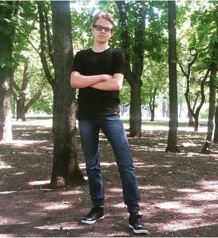  13222773  Vlad, 26 ,     