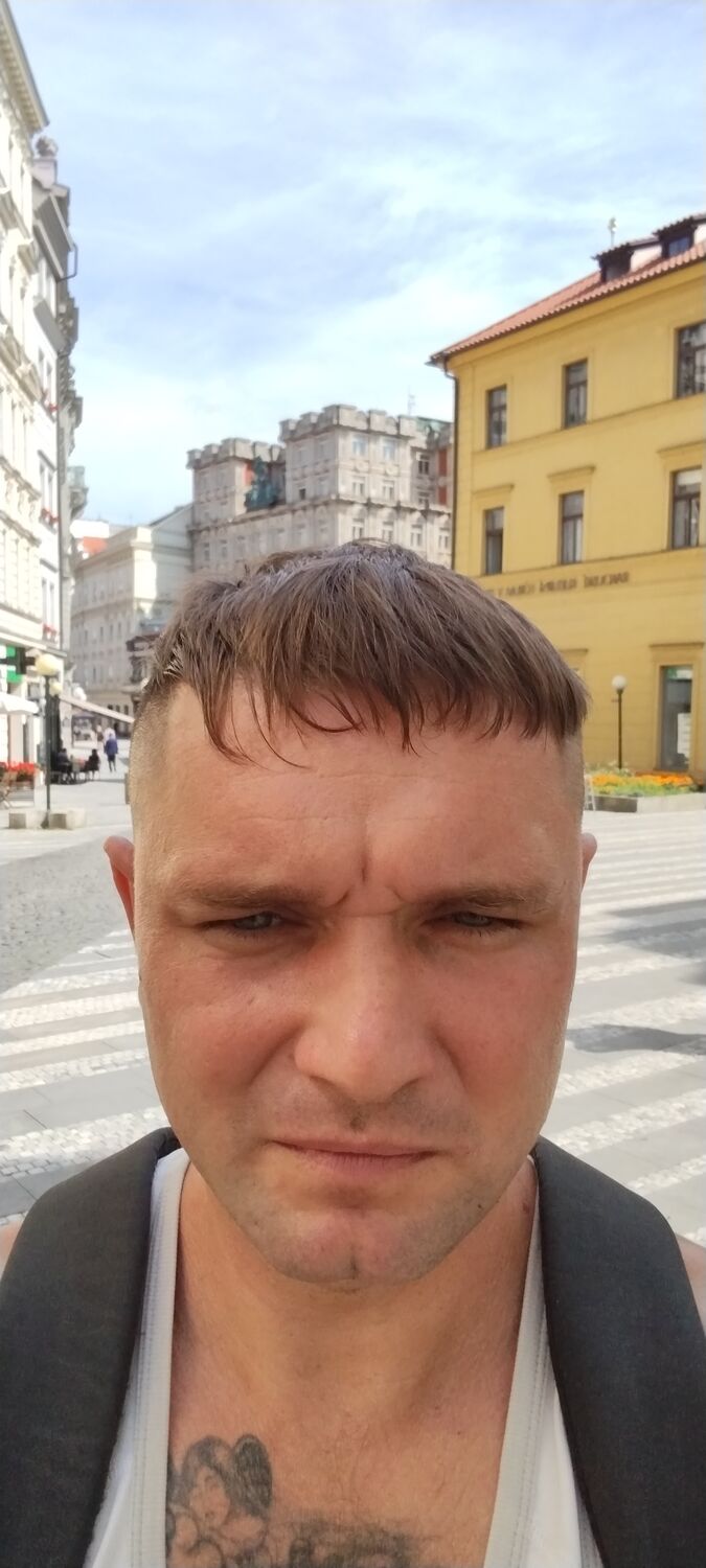  23534763  , 43 ,    Praha