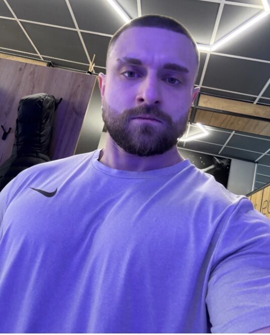  53789563  Maks, 31 ,    