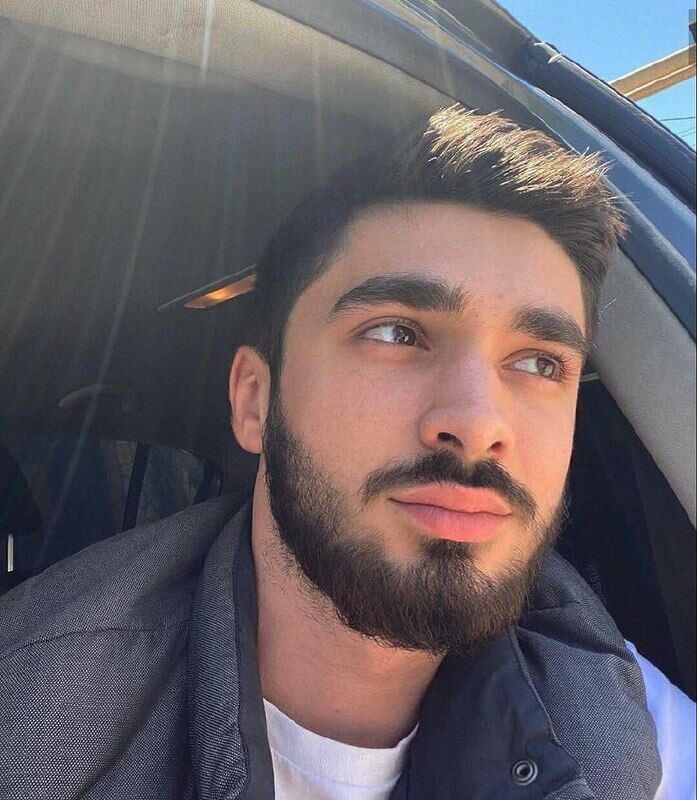  54227243  Robert, 26 ,    -