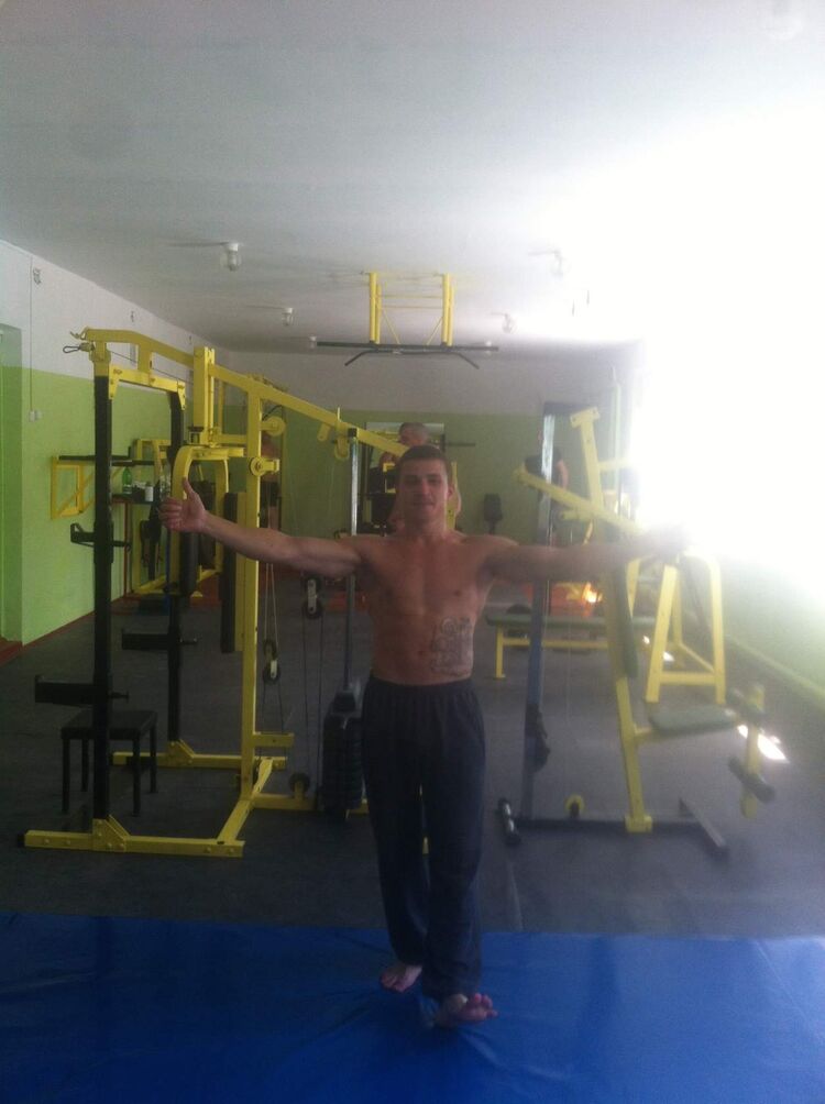  ,   Viktor, 36 ,   ,   , 