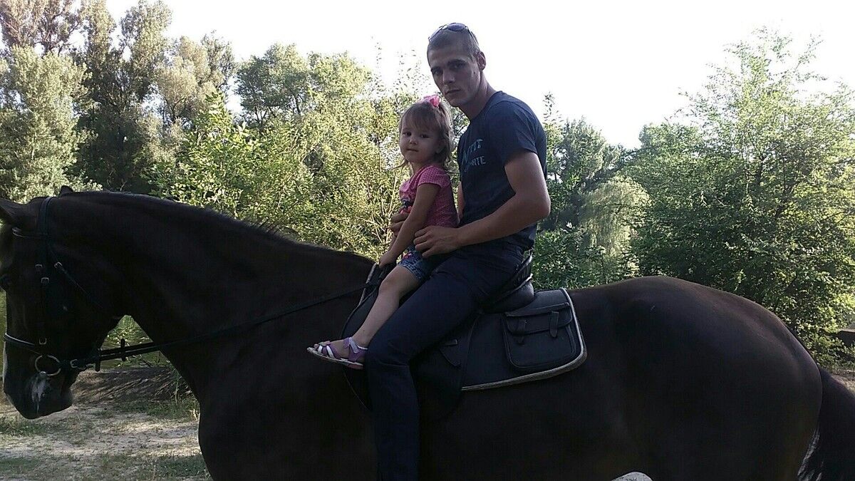  9867583  Koly, 31 ,    