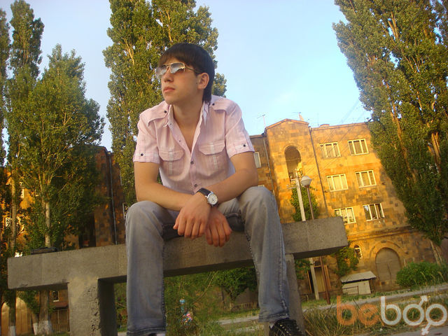  ,   Lyov, 32 ,   