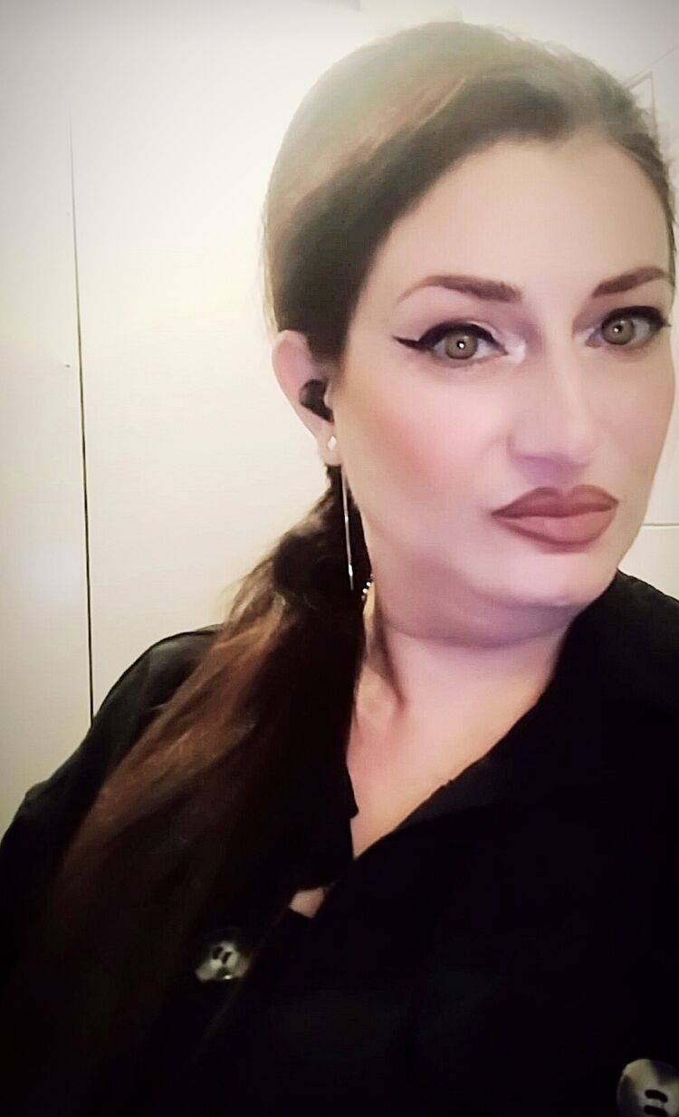  46253443  Anna, 46 ,    