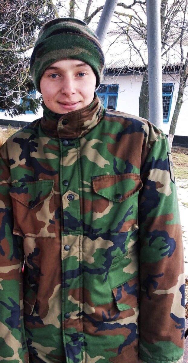  ,   Cristian, 24 ,   ,   , c 