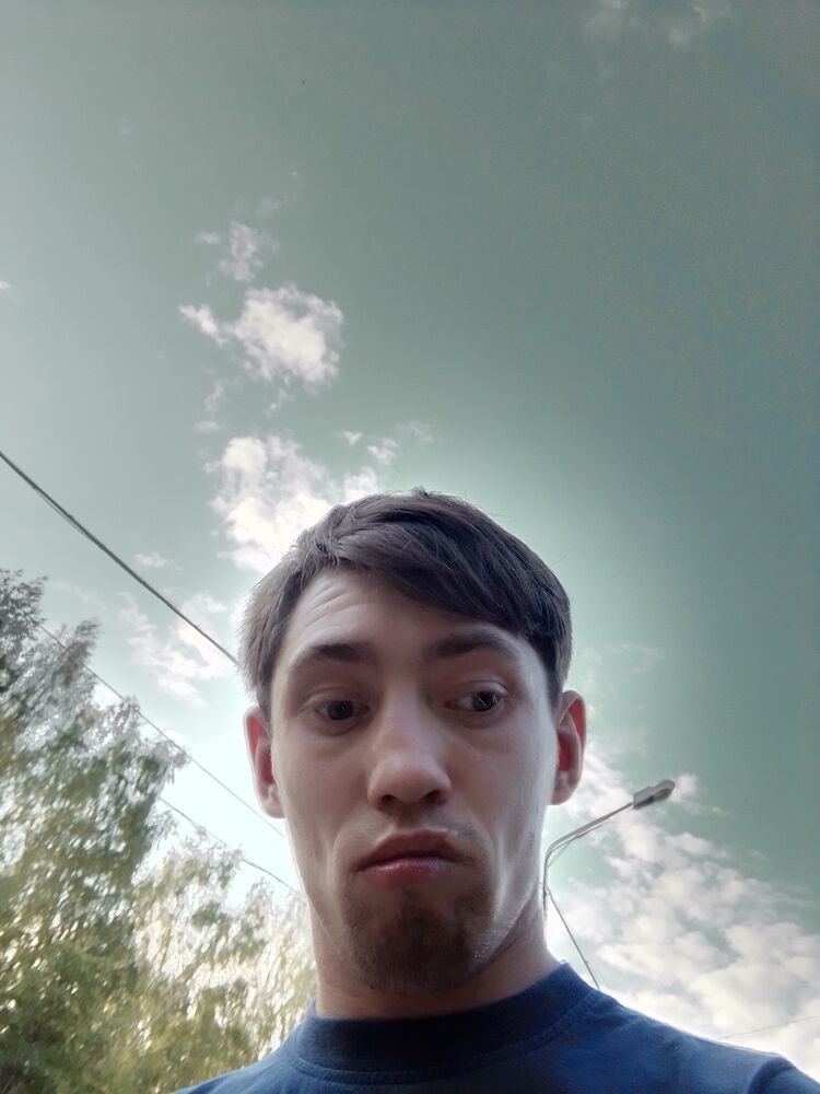  35594913  Mikhail, 24 ,    