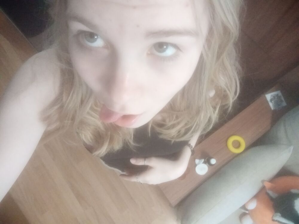  27485673  Dolly, 21 ,    