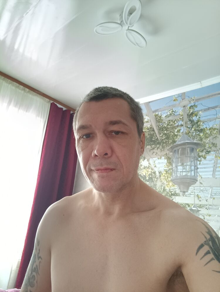  49685393  Alekcei, 42 ,    