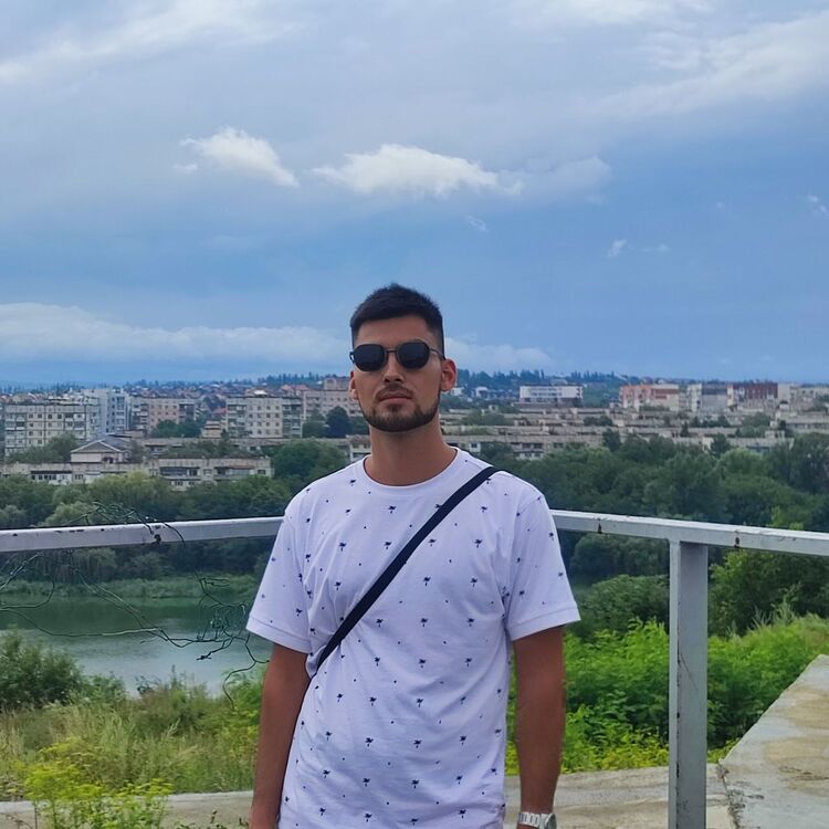  53636223  , 22 ,    -