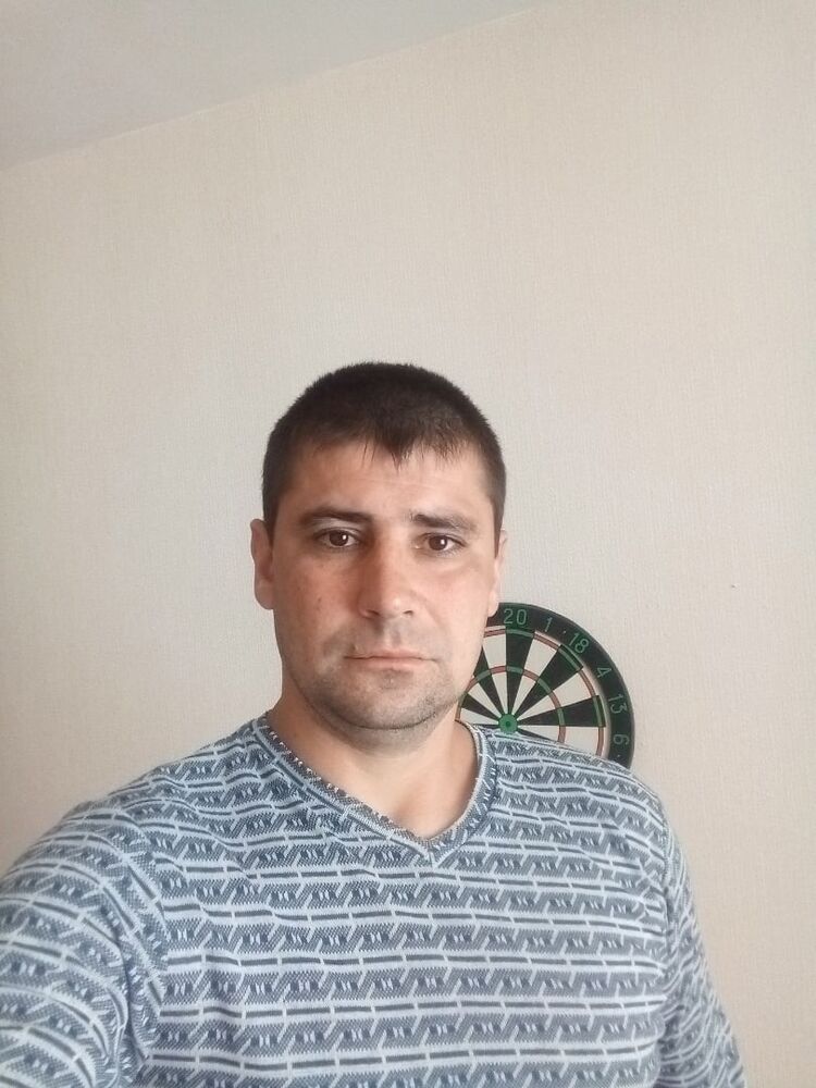  ,   Artur, 38 ,   ,   