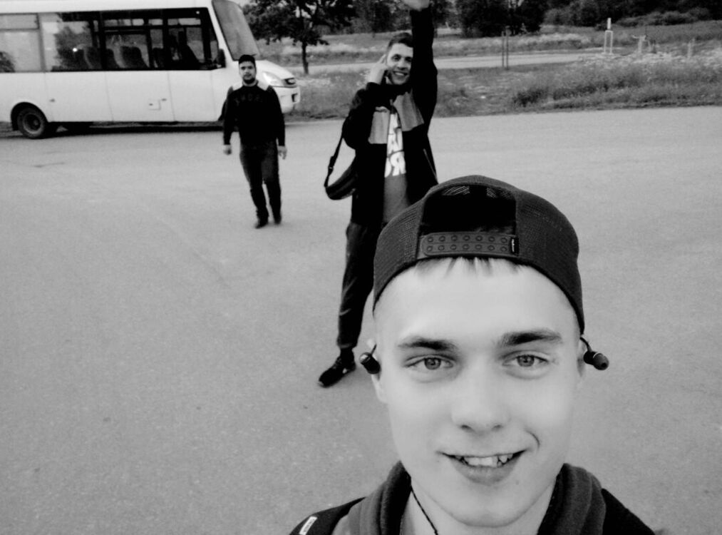  13716493  Pavel, 30 ,    