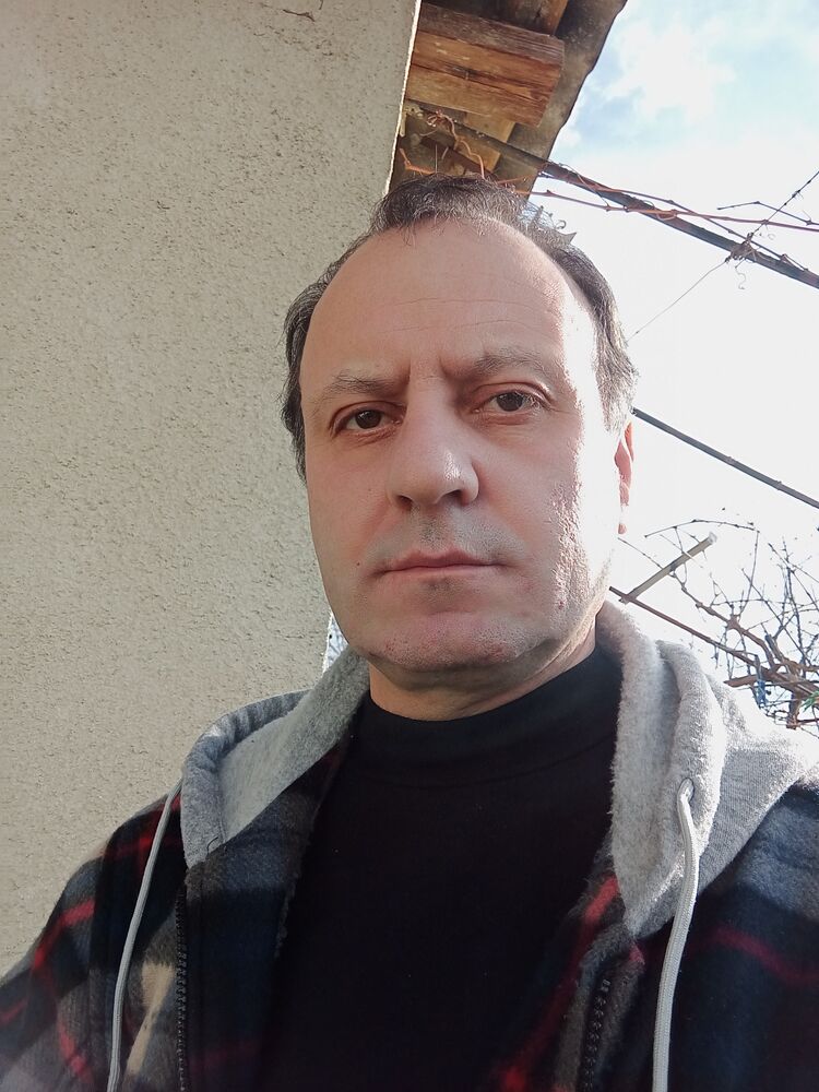  40360583  Sergiu, 45 ,    