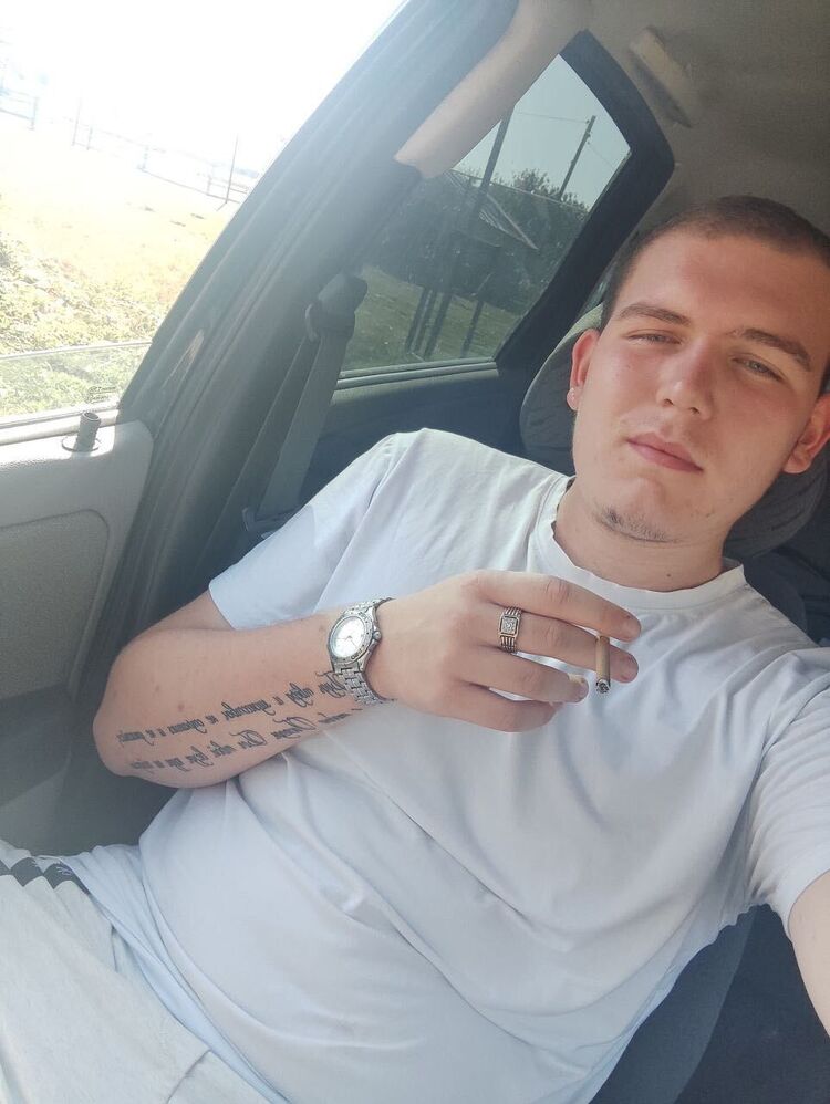  37845773  , 24 ,    
