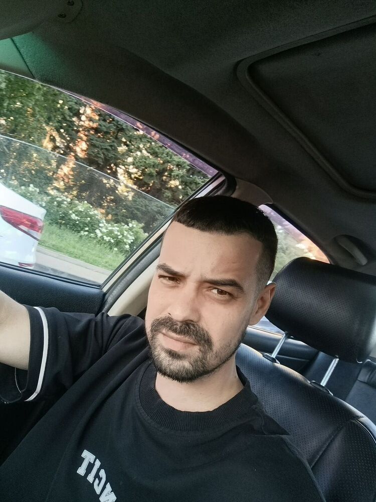  52883633  Anton, 32 ,    --