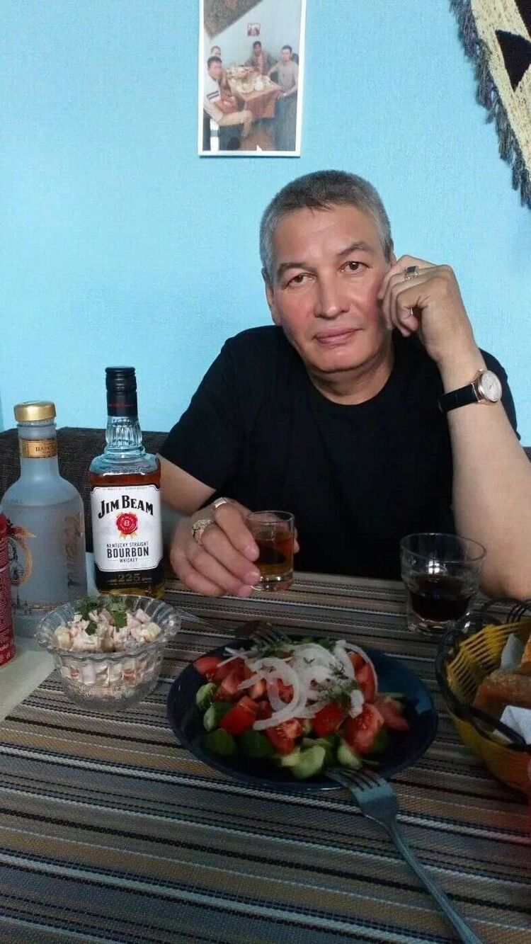  37254123  , 60 ,    -