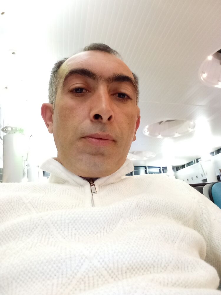  46173993  Hayk, 39 ,     