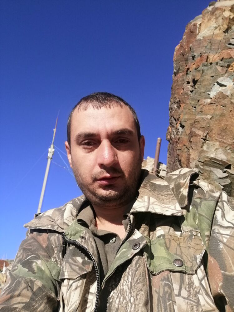  ,   Arman, 41 ,   ,   