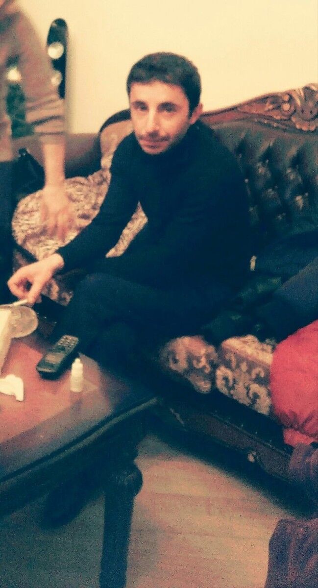  9442873  SAm, 40 ,    