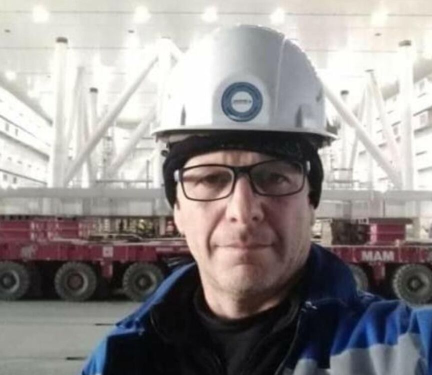  43988363  Kayhan, 47 ,    