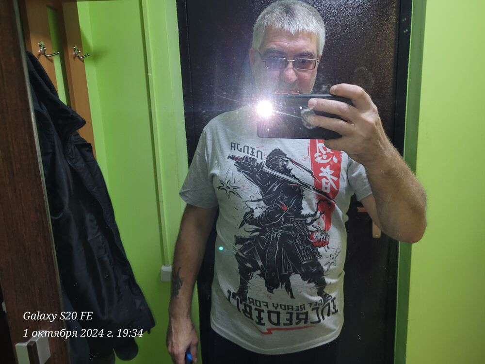  46648223  Victor, 53 ,    