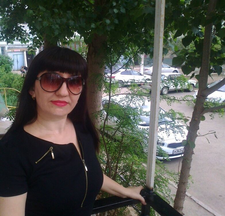 Знакомства астрахань без телефона. Женщина для встреч в Астрахани. Астрахань Юля 35 лет.