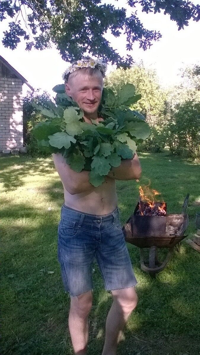  ,   Aleks, 43 ,   