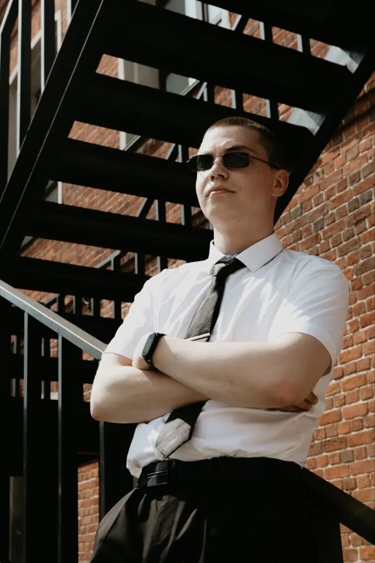  32342283  Alexander, 28 ,     