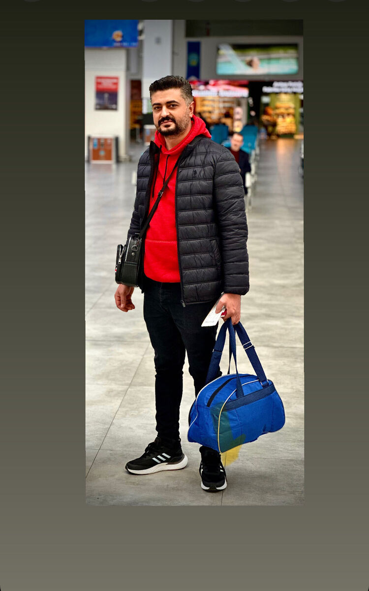  42057723  Mustafa, 32 ,    Praha