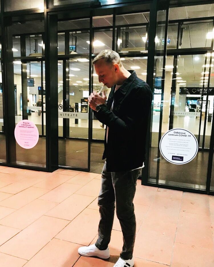  48164893  Dmytro, 26 ,    Praha